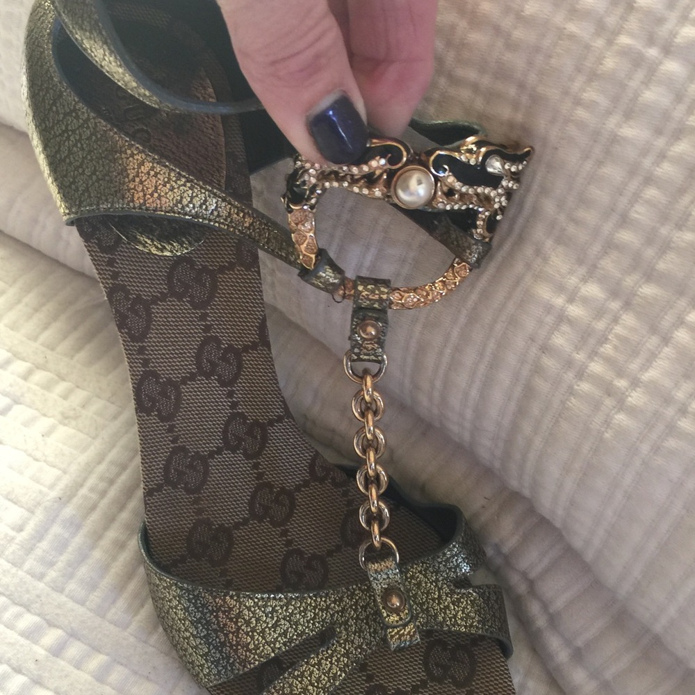 Authentic Gucci dragon shoes, have receipt