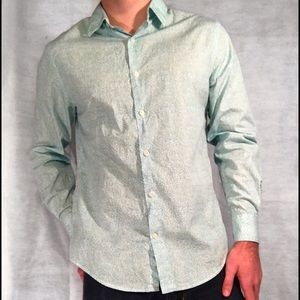 Perry Ellis button down dress shirt