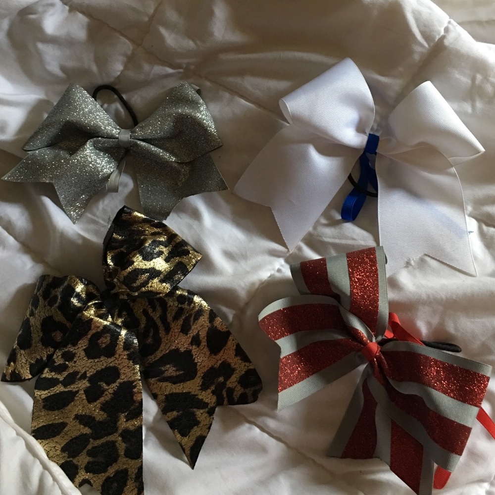 Cheerleading bows