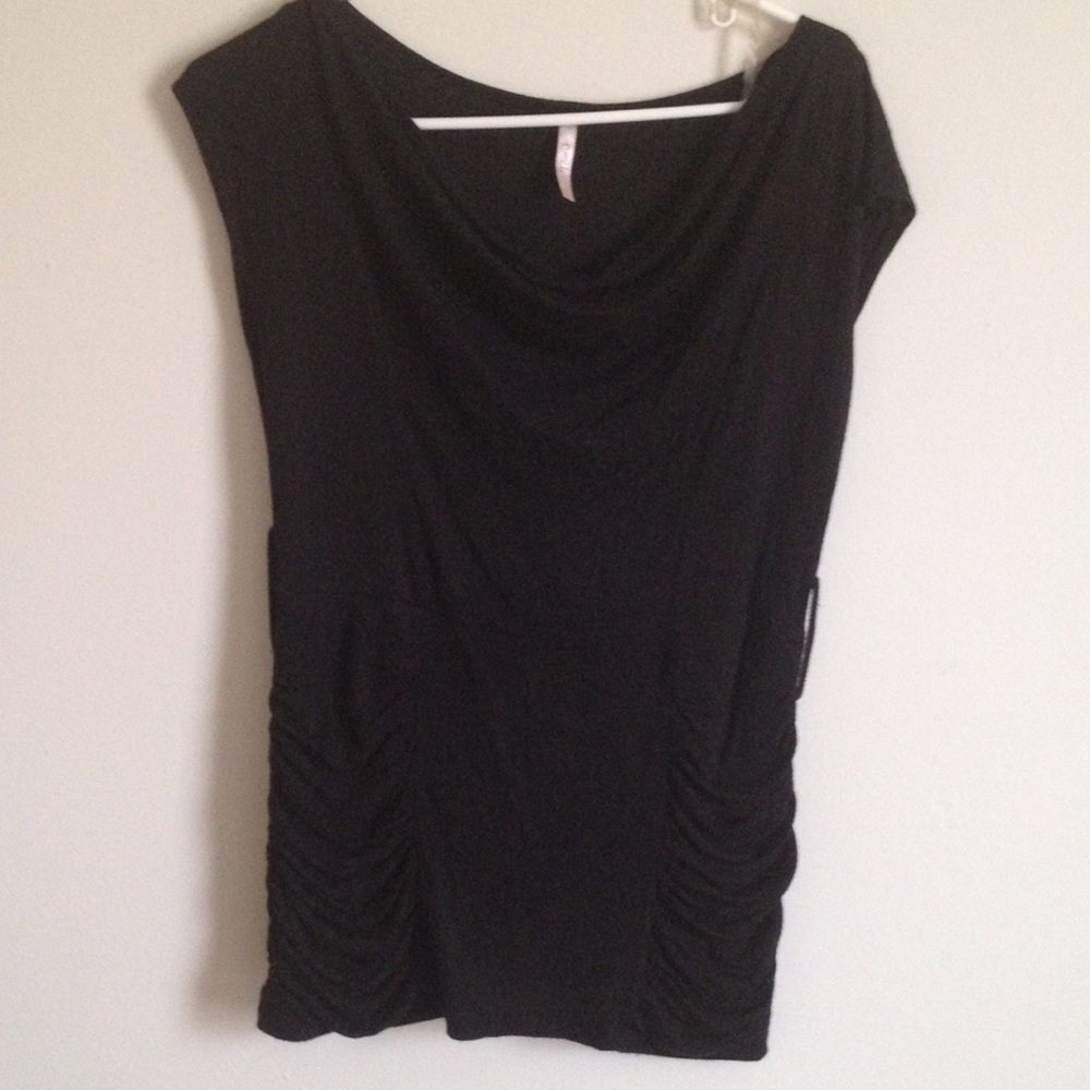 Beautiful ruffle top by rue 21
