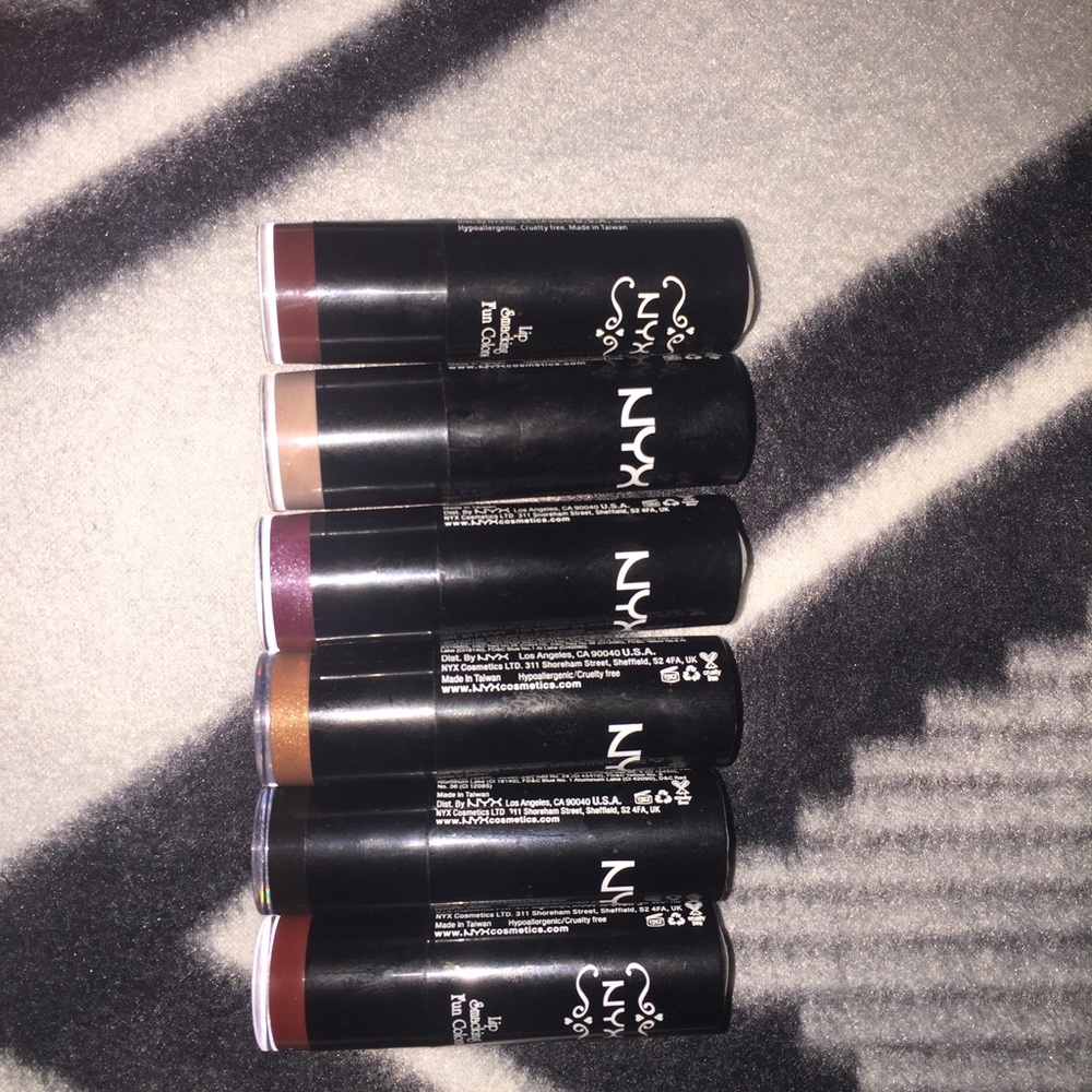 Lot of NYX lipsticks 💋