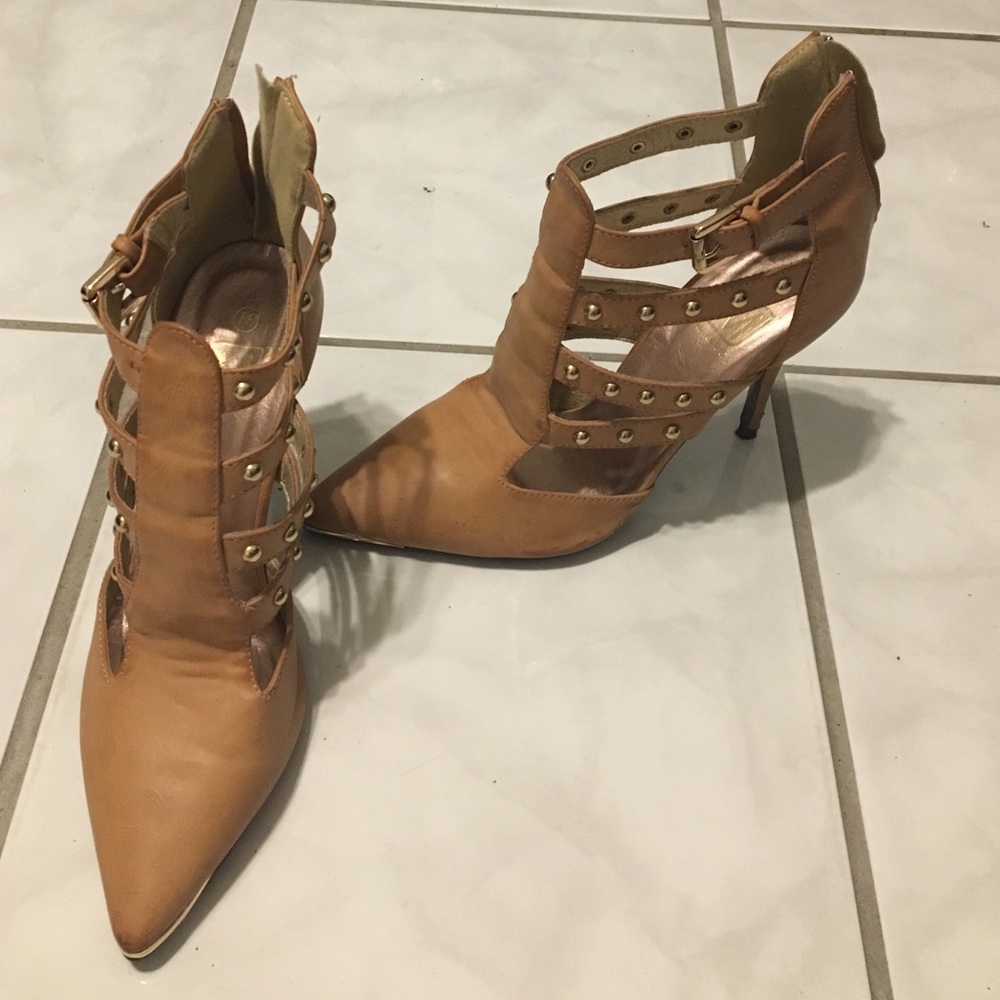 brown & gold heels