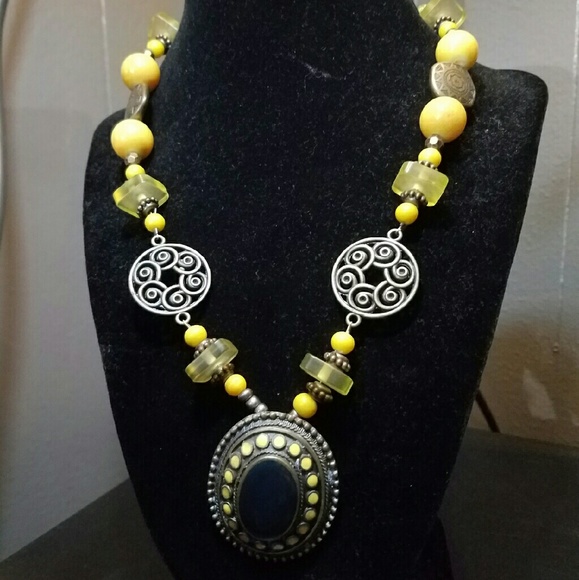 Vintage style necklace - Picture 1 of 3