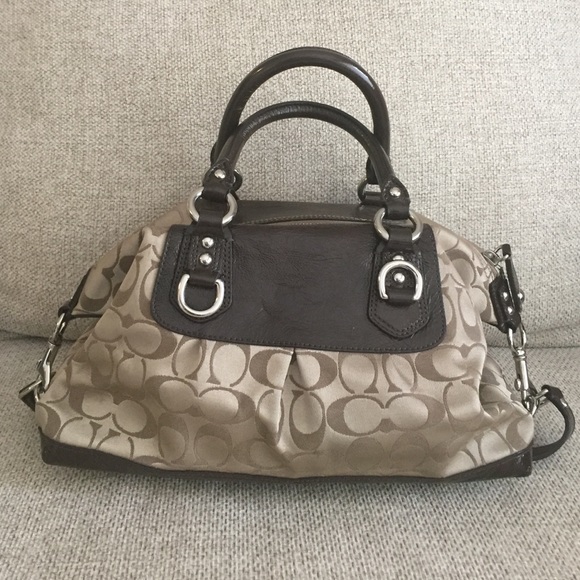 🎉SALE🎉EUC Coach handbag - Picture 2 of 4