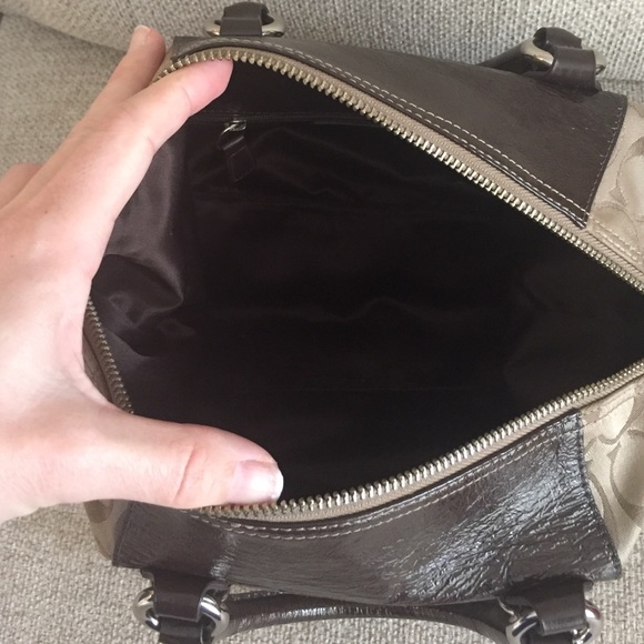 🎉SALE🎉EUC Coach handbag - Picture 4 of 4