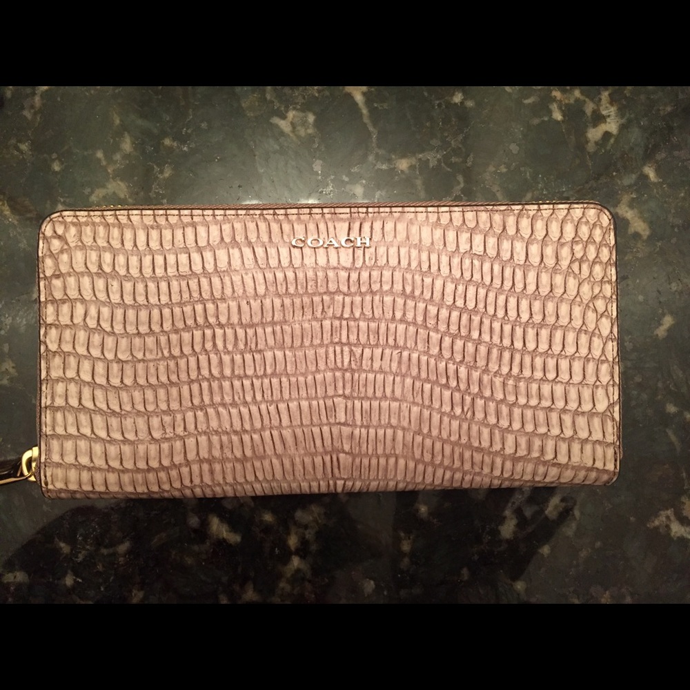 ❌SOLD❌Coach exotic leather zip around wallet