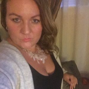 Meet your Posher, Lina