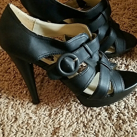 Rue 21 heels - Picture 3 of 3