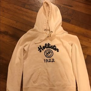 Hollister Sweatshirt. Size Medium.