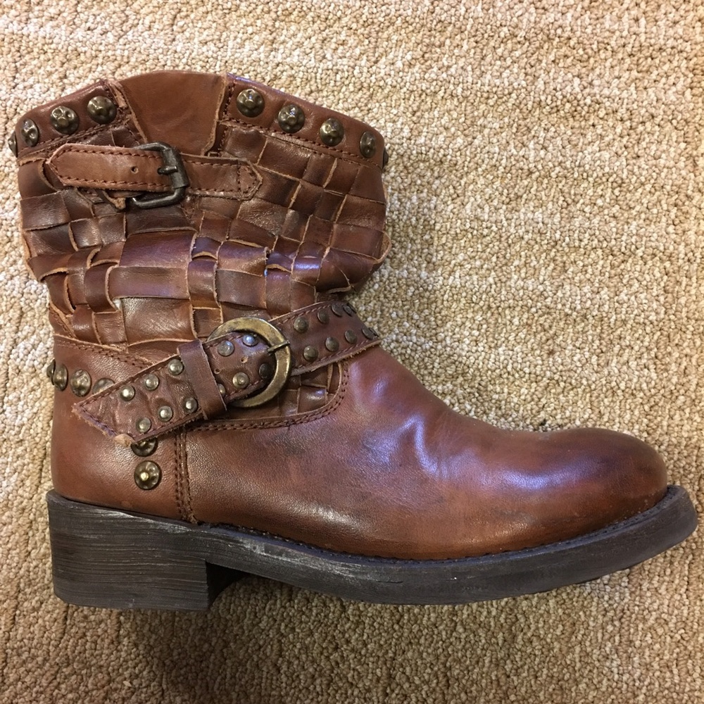 Ash 'Truth Destroyer' Boots!!! great price!