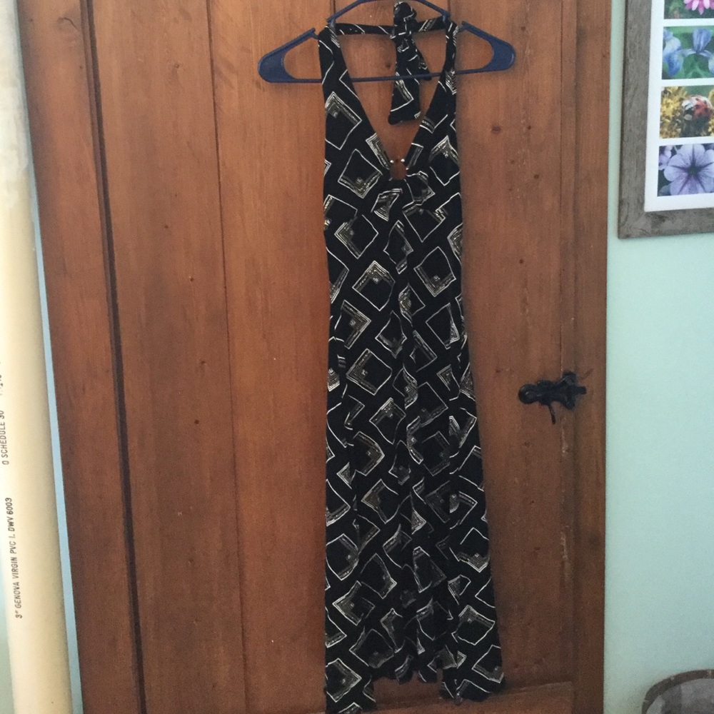 Slinky dress with geometric patterns!