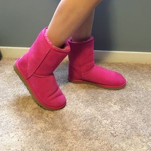 Hot pink classic short Uggs