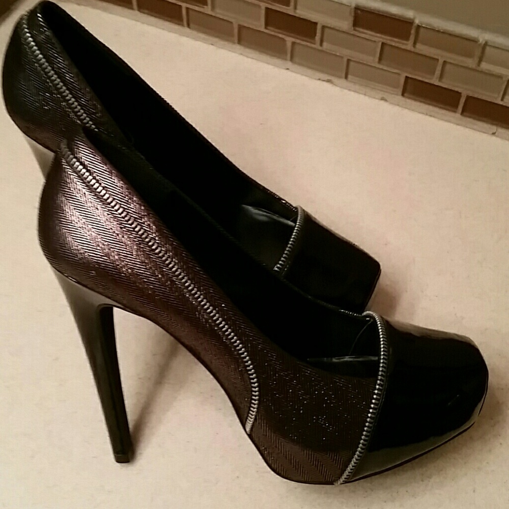 Jessica Simpson  Cooper and Black Patent Heels