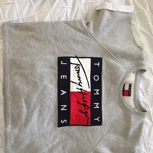 Tommy Hilfiger short sleeved sweatshirt