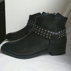 REAL LEATHER ankle boots!