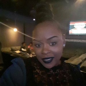 Meet your Posher, Joya