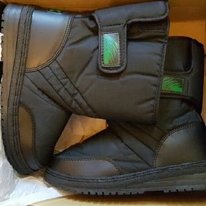 NEW ITASCA BLACK WINTER BOOTS SIZE 9/10