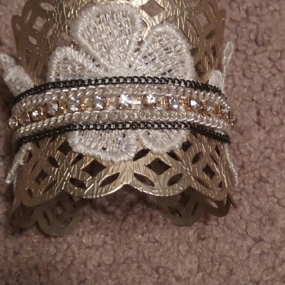 CUFF BRACELET