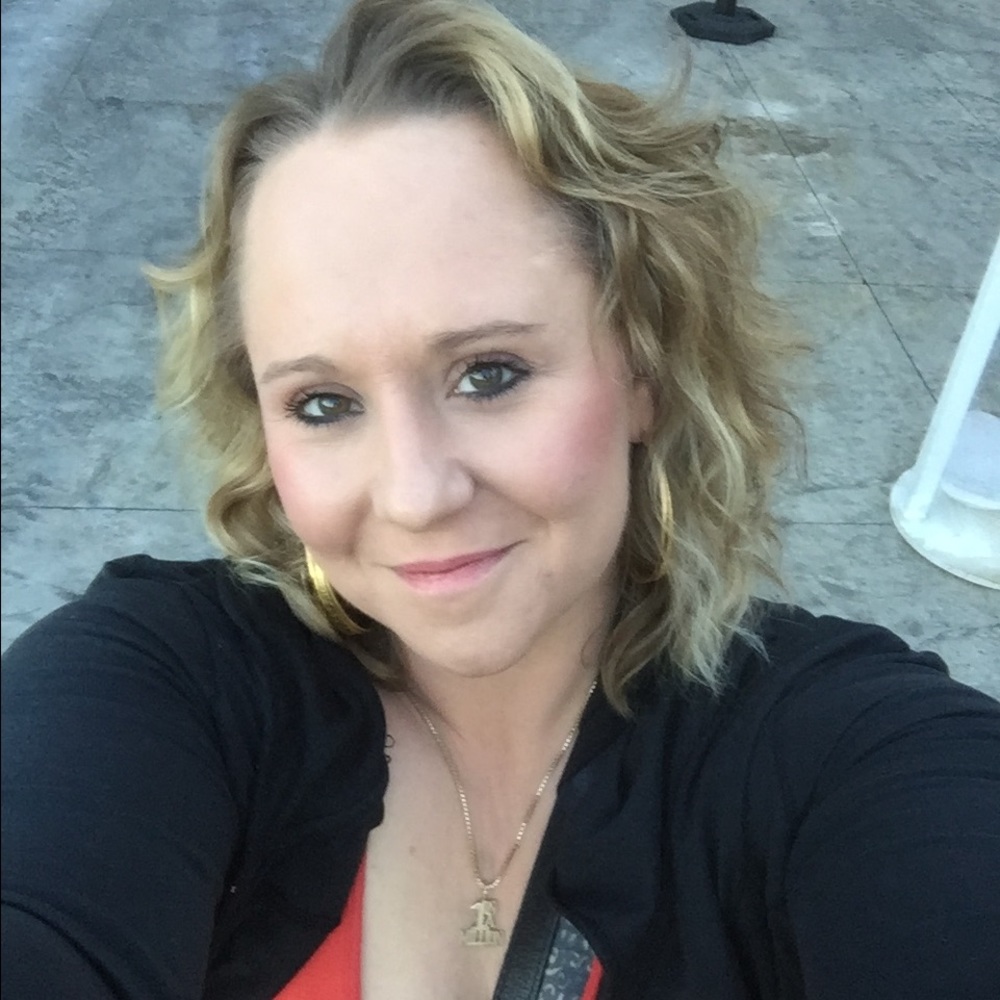 Meet your Posher, Lacy