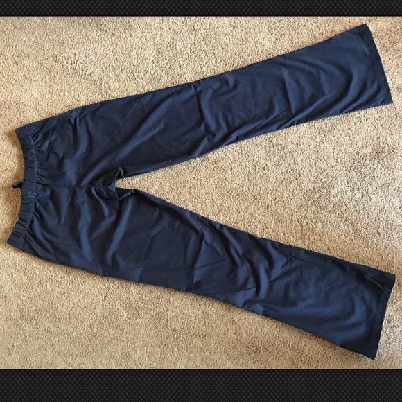 SOLD    Navy Blue Urbane Sport Women's Scrubs NWOT - Picture 2 of 4