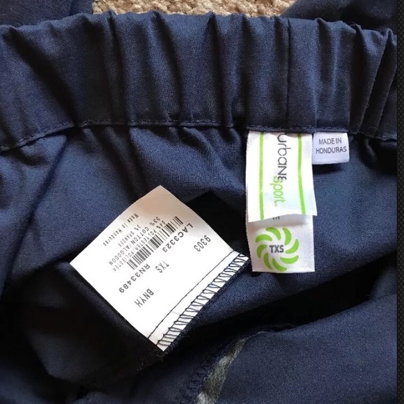 SOLD    Navy Blue Urbane Sport Women's Scrubs NWOT - Picture 4 of 4