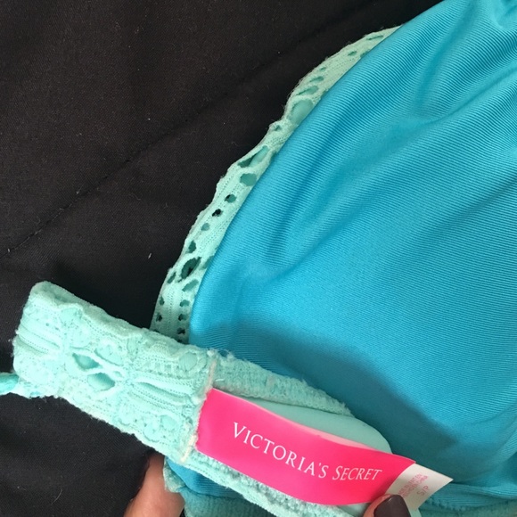 Victoria Secret Swimsuit Top! - Picture 2 of 2
