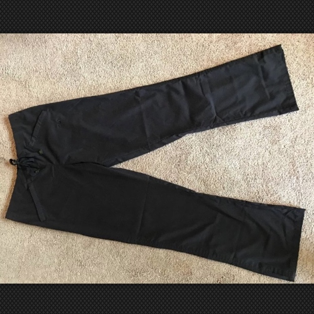 SOLD Urbane Sport Women's Scrubs Black