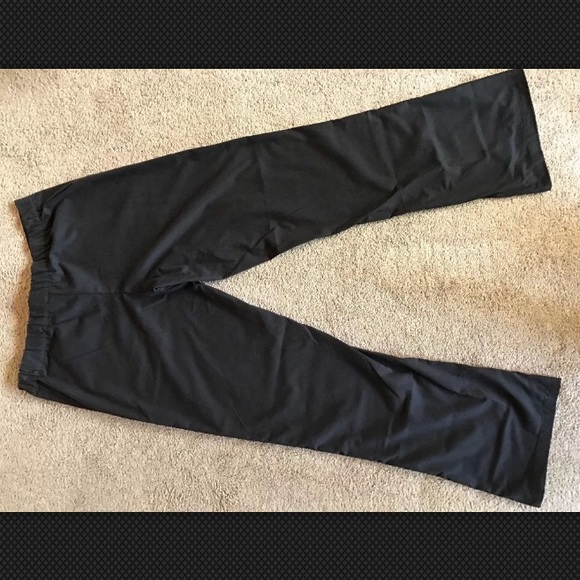 SOLD Urbane Sport Women's Scrubs Black - Picture 2 of 4