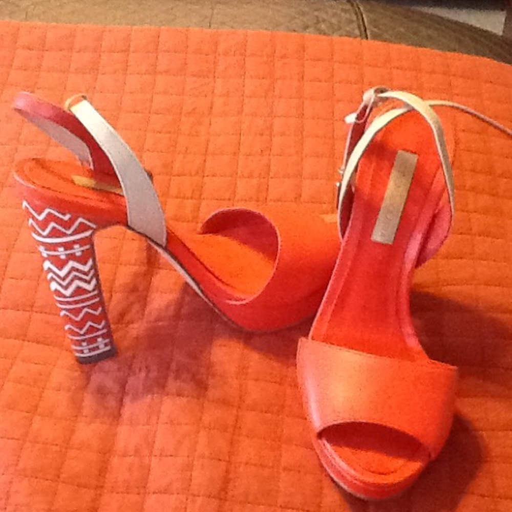 BCBG MAXAZRIA Orange