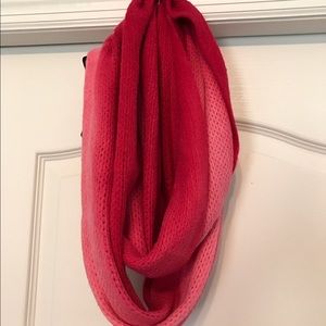 NWOT red/pink/red patterned infinity scarf