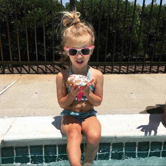 Meet your Posher βπΌ - Picture 2 of 5