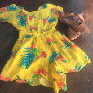Forever 21 Tropical Romper S; Back Detail; Pockets