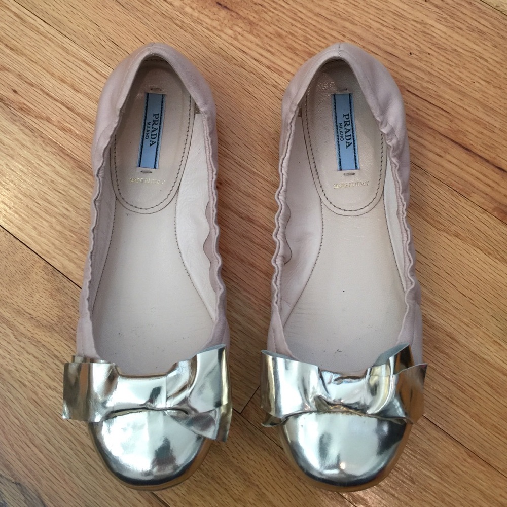 PRADA size 35 5 1/2
