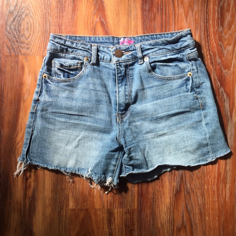 High waisted shorties medium wash