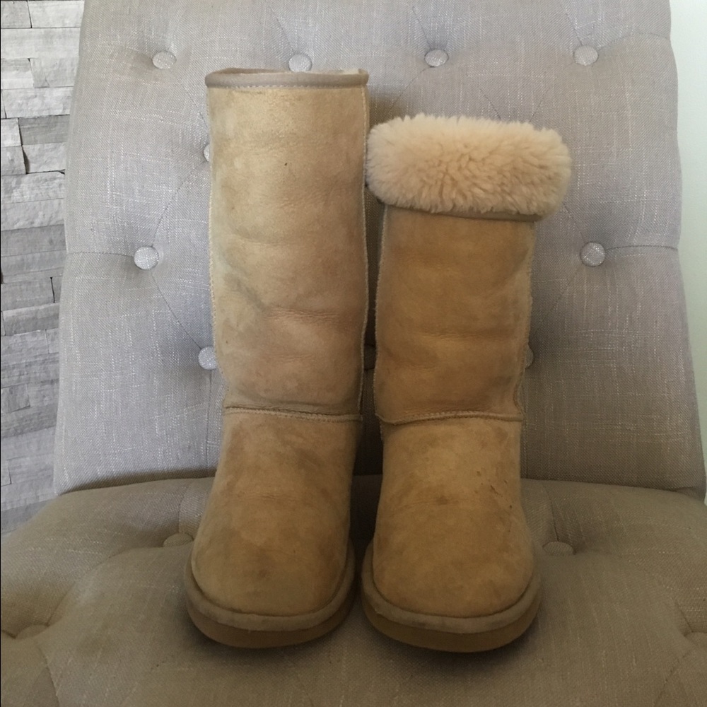 Ugg boots. Tall classic