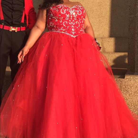 Prom Dress - Picture 2 of 3