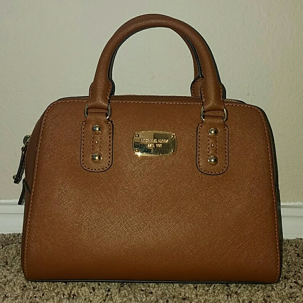 Michael kors satchel/crossbody