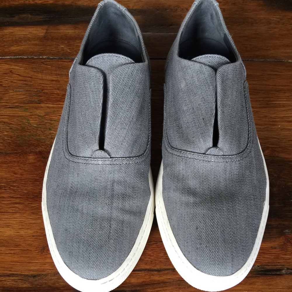 ✨SALE✨Vince. Denim sneaker