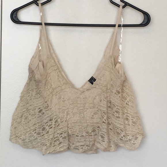 WINDSOR Lace Crop Top - Picture 1 of 2