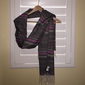 Brand new unisex GAP scarf