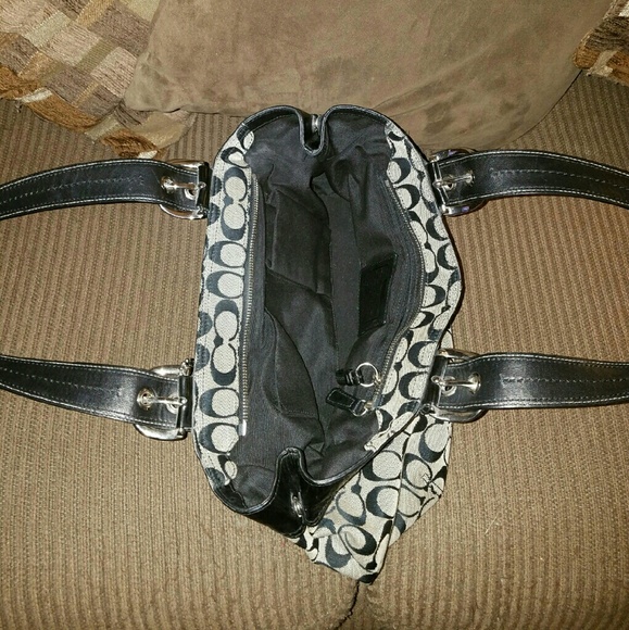 Coach purse - Picture 3 of 3