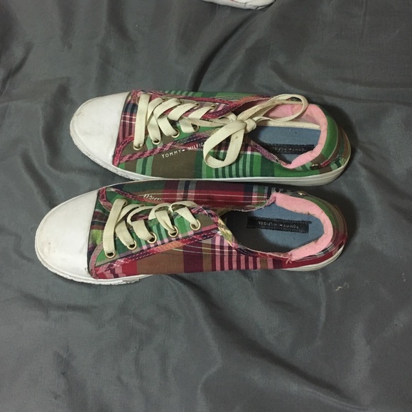 Tommy Hilfiger plaid shoes. Worn twice. Size 8. - Picture 2 of 4