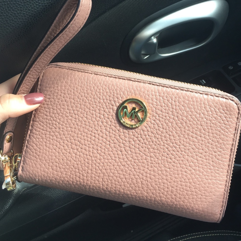 Michael Kors Wristlet