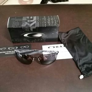 Oakley Square wire black on black sunglasses