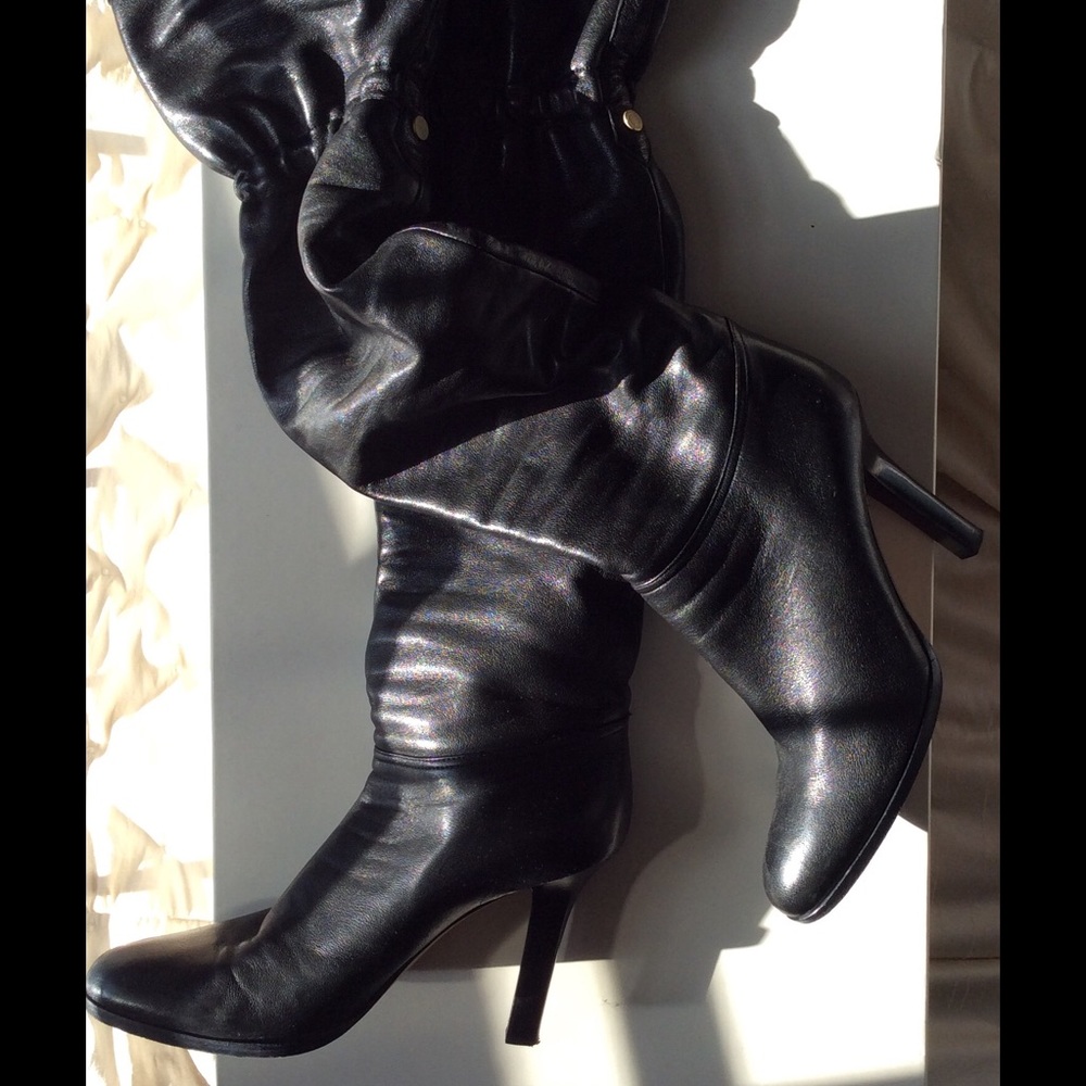🔥 Authentic Jimmy Choo black leather knee boots.