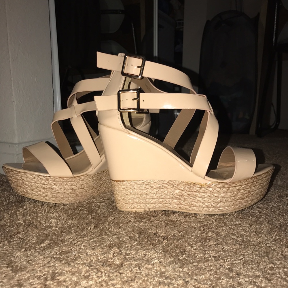 Nude wedges