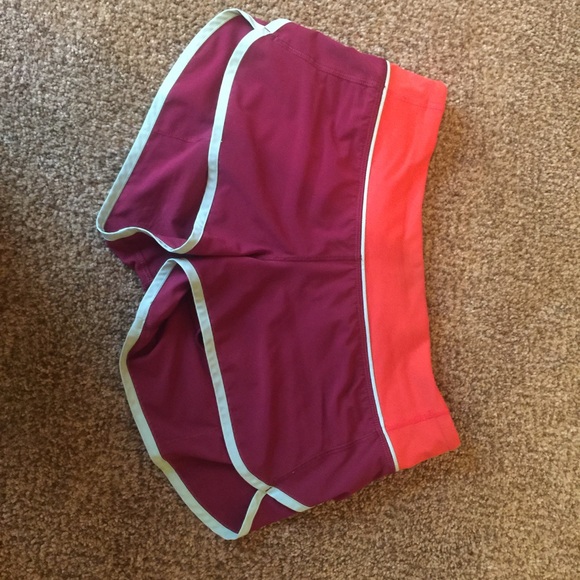 Lululemon speed shorts size 6 - Picture 2 of 2