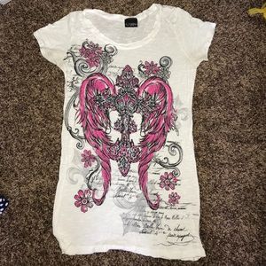 White top with pink/gray angel wings &cross design