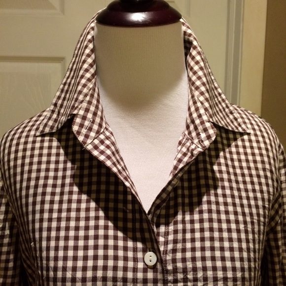 Tracy M. Cropped button down shirt. - Picture 1 of 4