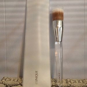 Clinique buffing brush